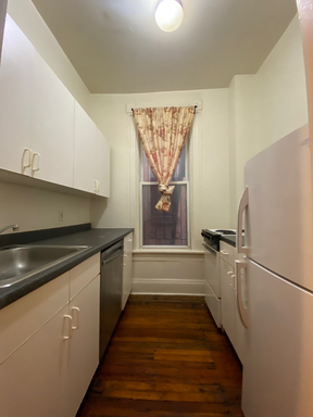 Nice Charles Village 1bd/1ba with updates throughout! Available now – photo 1