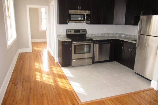 Lovely Upper Fells Point 1bd/1ba w/ CAC, W/D, DW and more! Available now – photo 1