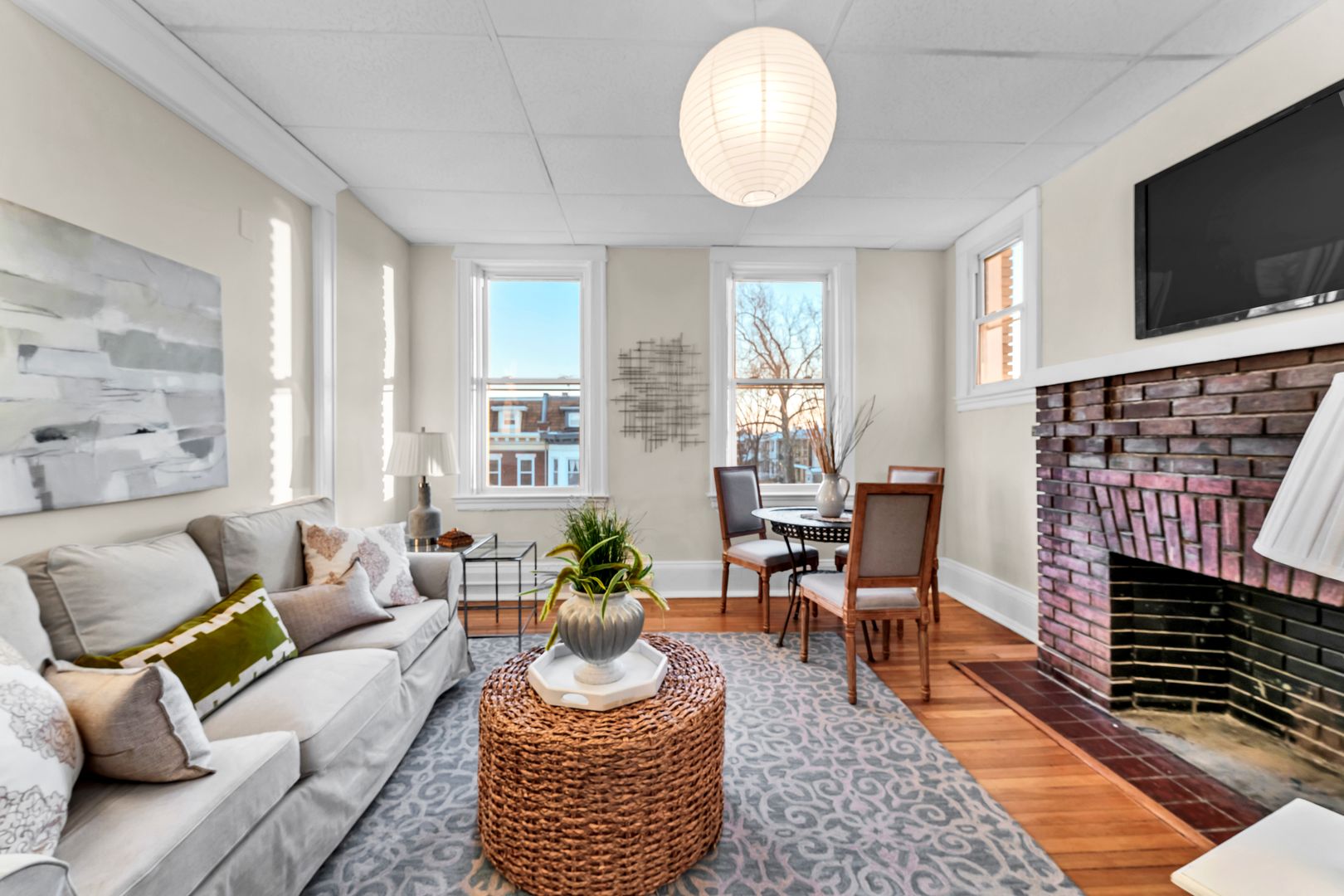 Baltimore Apartment: 300 E. 30th St