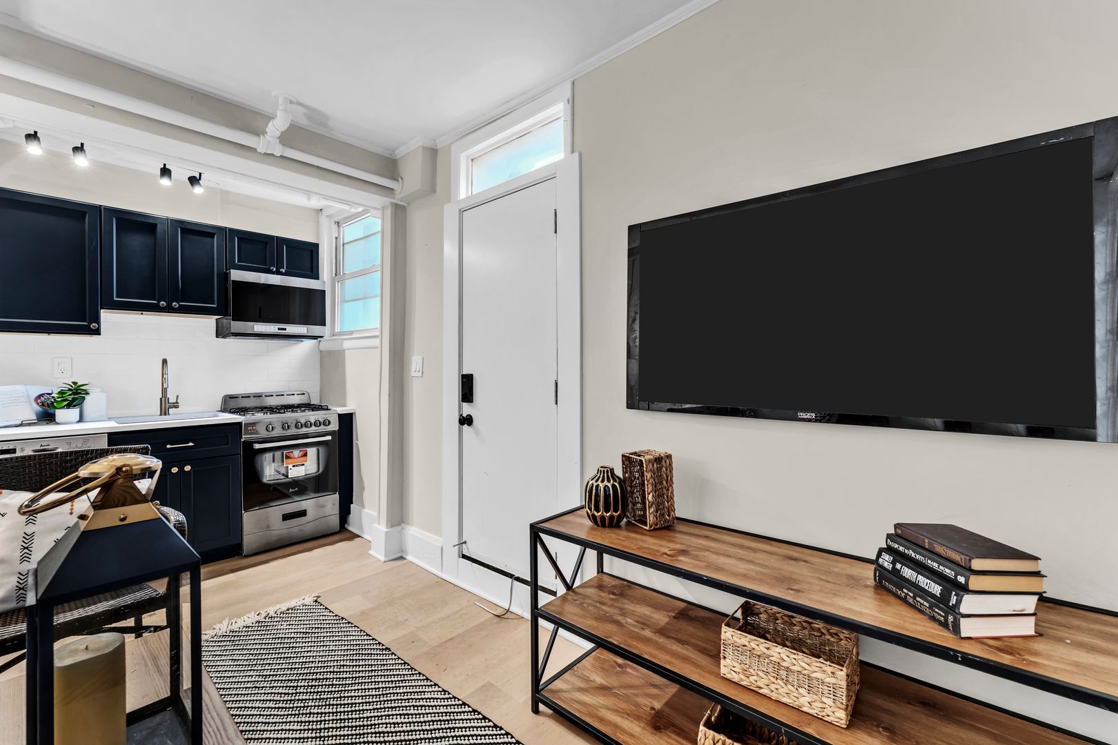 Baltimore Apartment: 300 E. 30th St