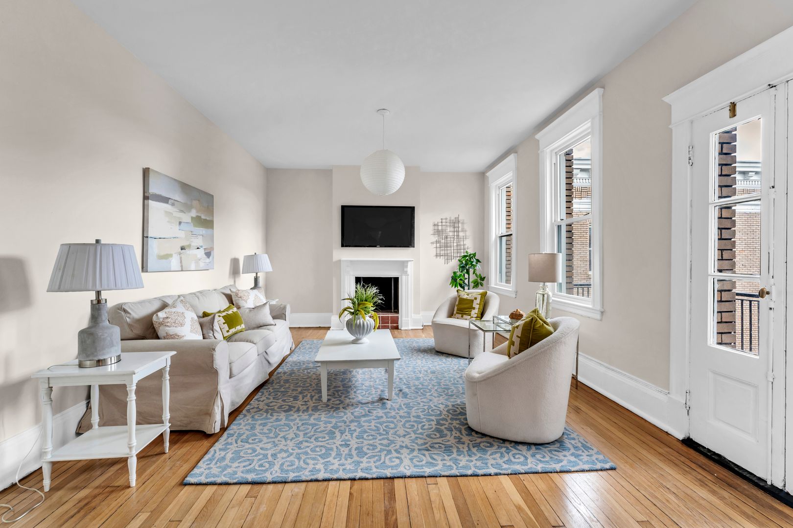 Baltimore Apartment: 300 E. 30th St