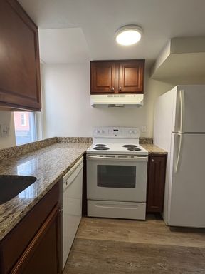 Spacious Mt Vernon 1bd/1ba w/ DW & W/D in unit! Available now – photo 1