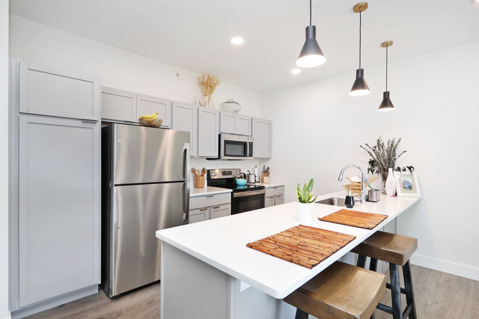 Manhattan Apartment: 1331 Laramie St