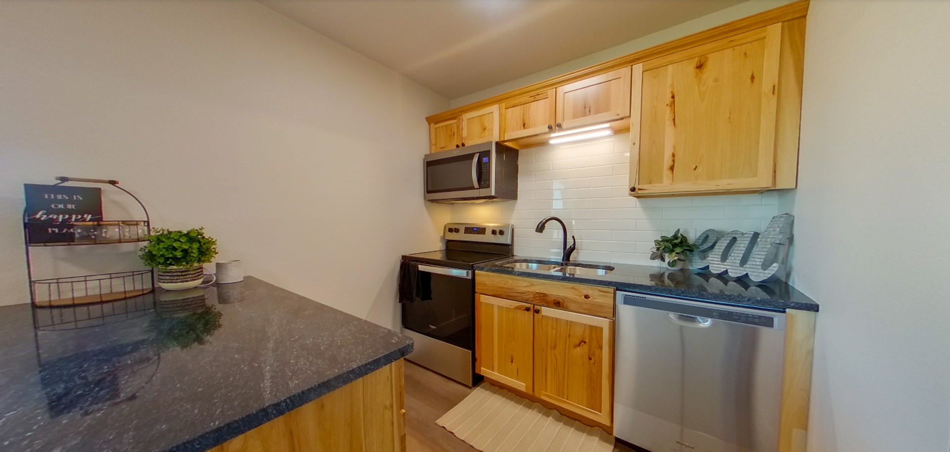 Manhattan Apartment: 803 Allison Ave