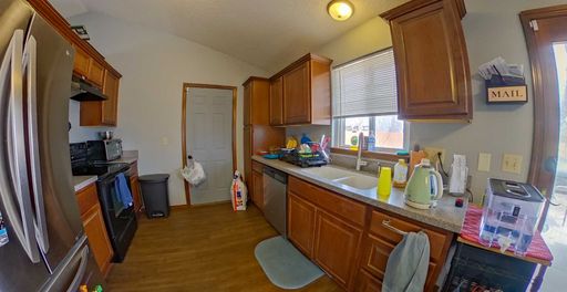 3D Tour Available - Fenced-in Yard + Washer & Dryer + Attached Garage! Available December 5th! – photo 1