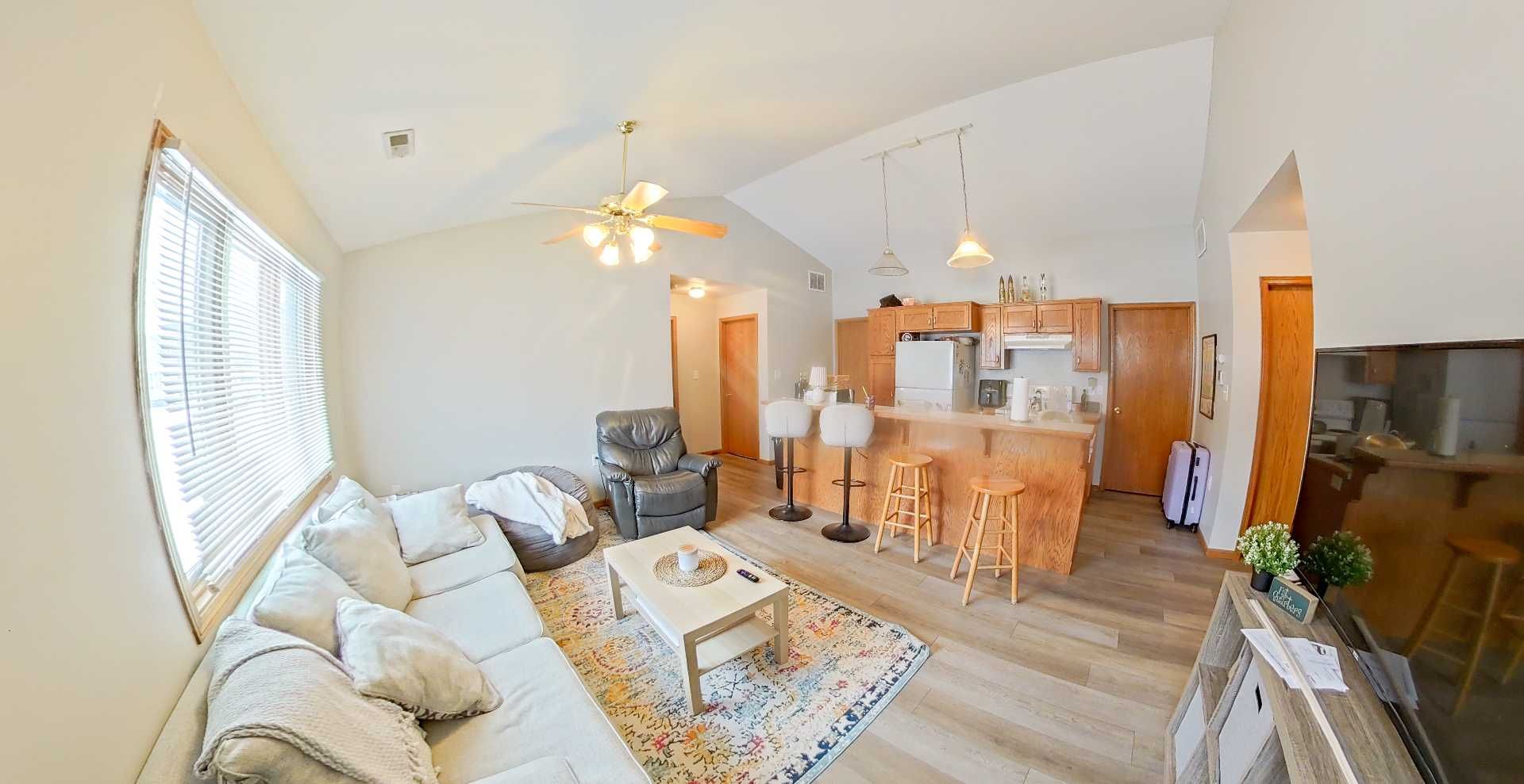 Manhattan House: 1202 Vattier St.