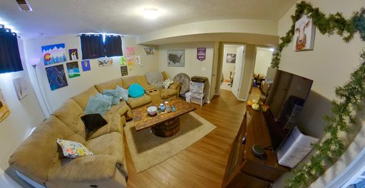 3D Tour Available - Centrally Located + Washer & Dryer + Pet Friendly! Available October 3rd! – photo 1