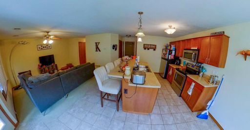 3D Tour Available - Gorgeous Townhome off of Scenic Drive + 2-Car Garage + Washer & Dryer Included! Available December 3rd! – photo 1