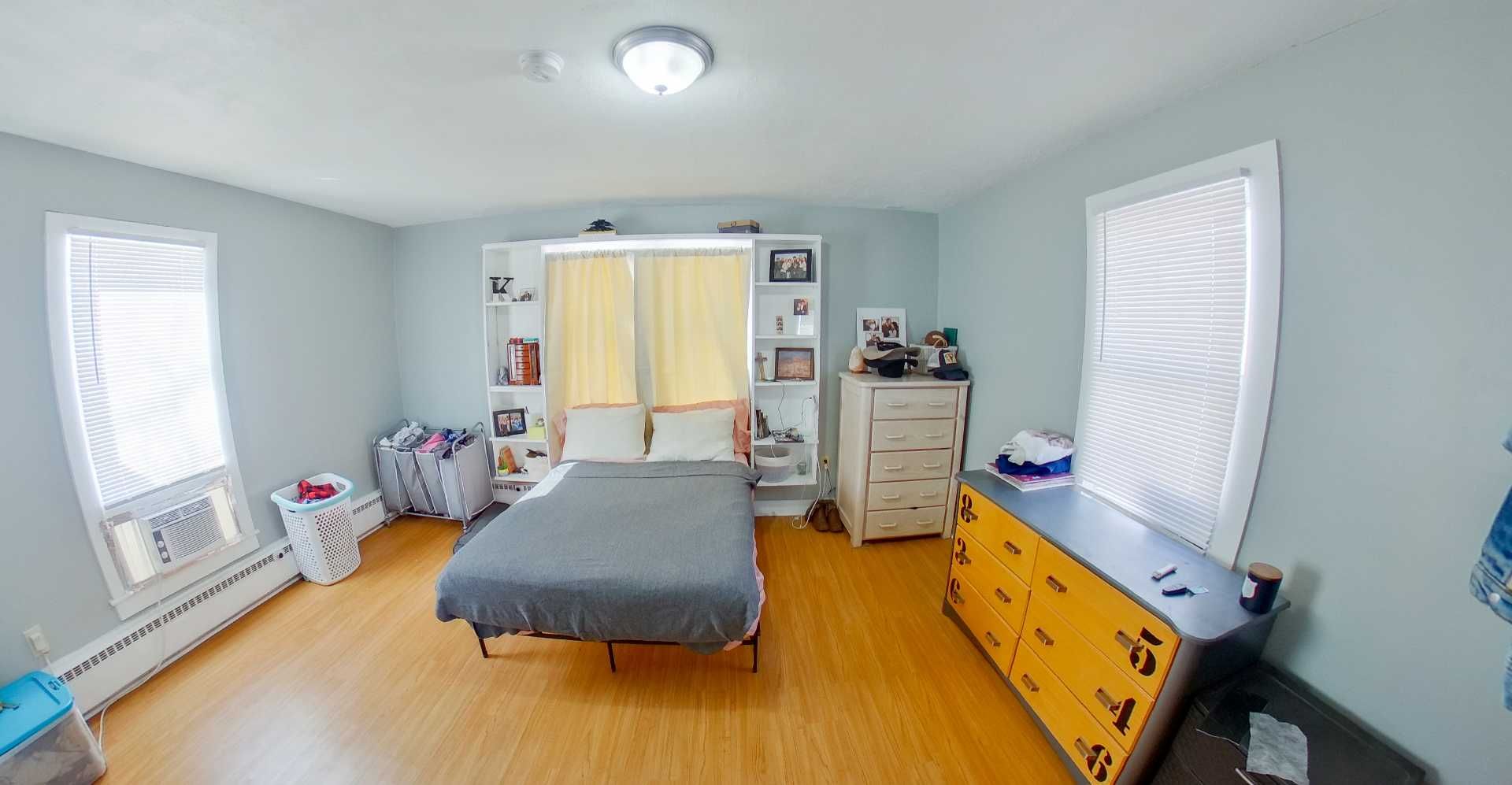 Manhattan Apartment: 731 Humboldt St