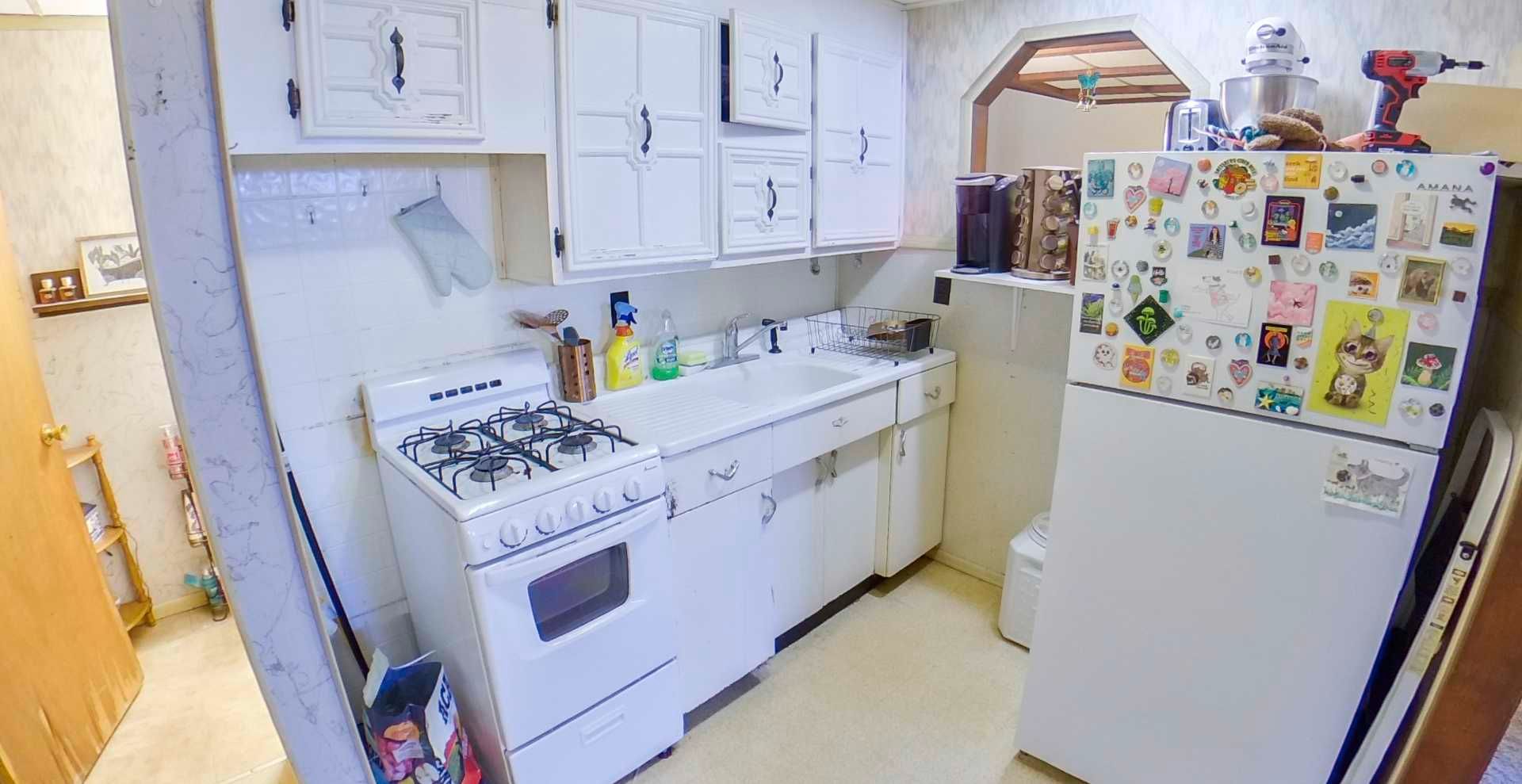 Manhattan Apartment: 830 Bluemont Ave