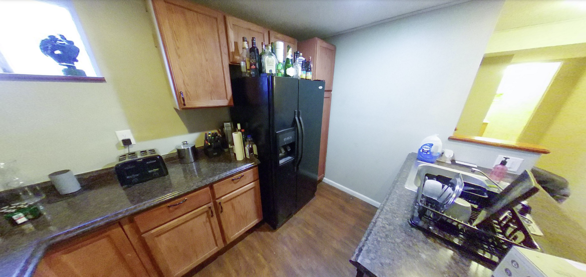 Manhattan Apartment: 1601 Leavenworth St