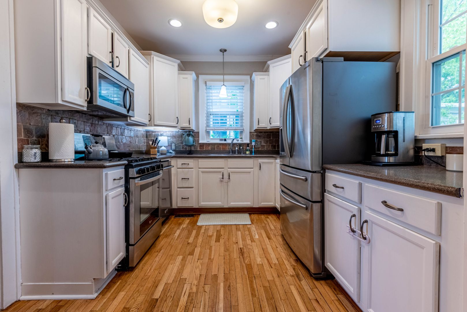 Manhattan House: 1514 Humboldt St