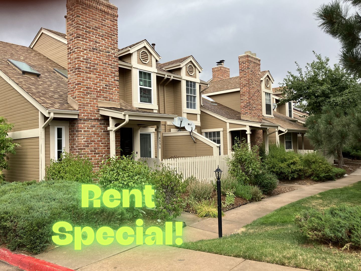 RENT SPECIAL! 1 month FREE RENT on 15 month lease OR 1/2 month FREE RENT on 12 month lease