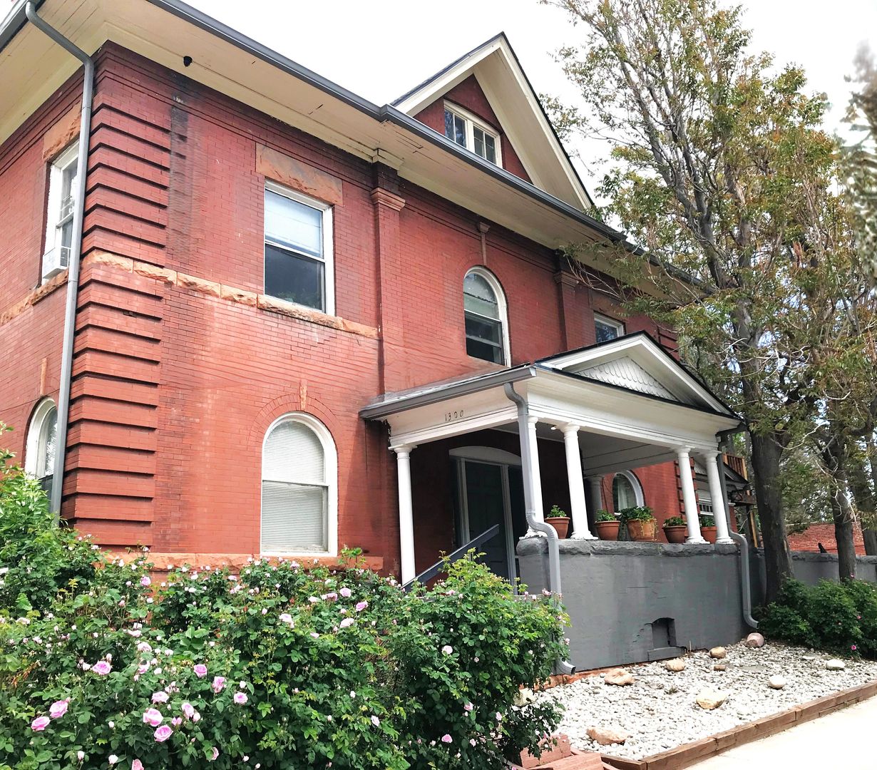 Denver Apartment: 1300 N Race St