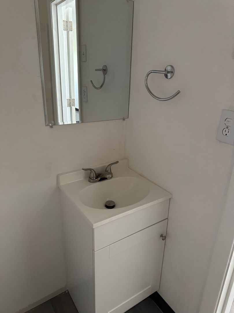 BRISTOL Apartment: 15589 LEE HIGHWAY
