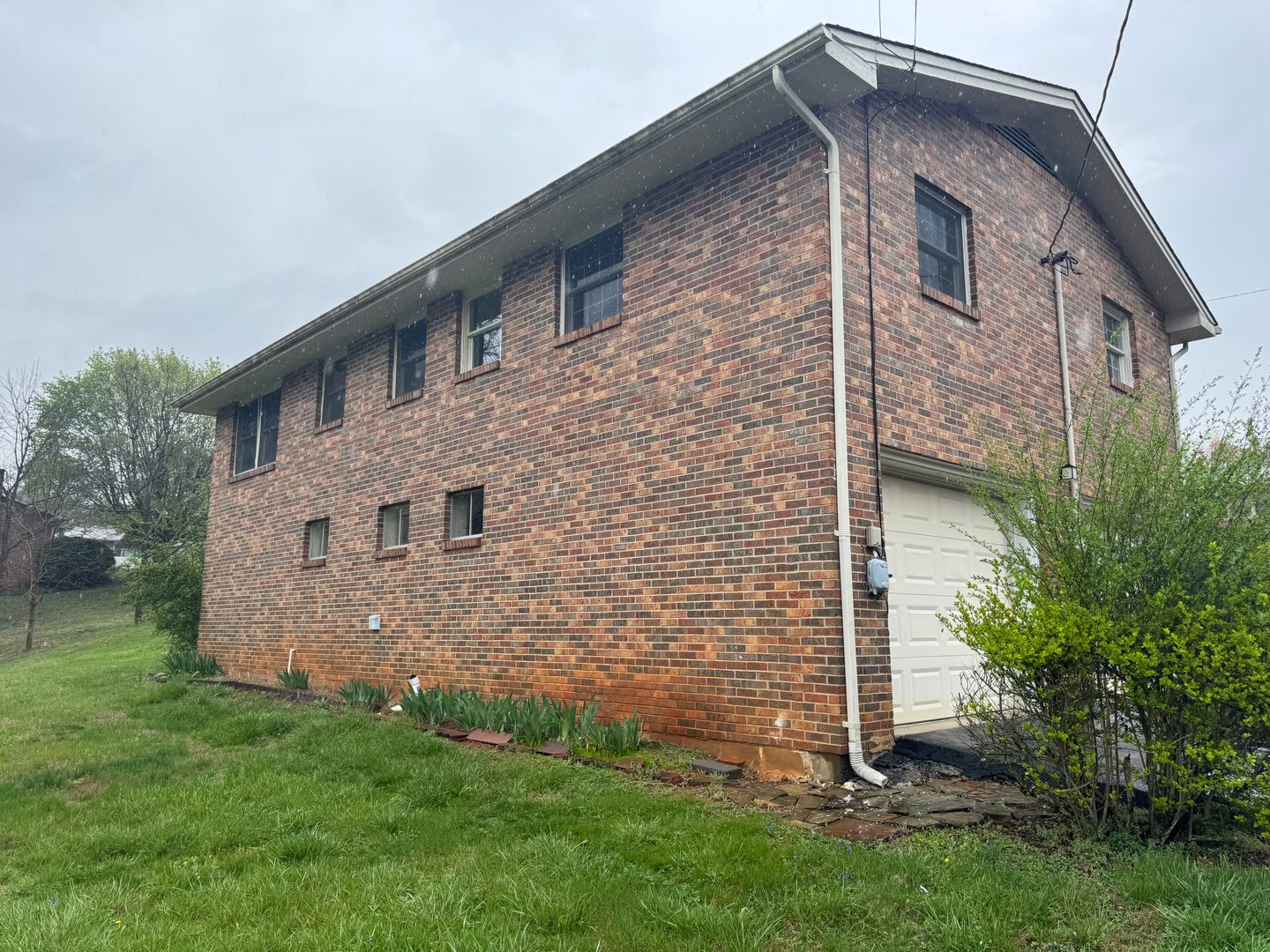 Kingsport House: 4316 Rock Rose Circle