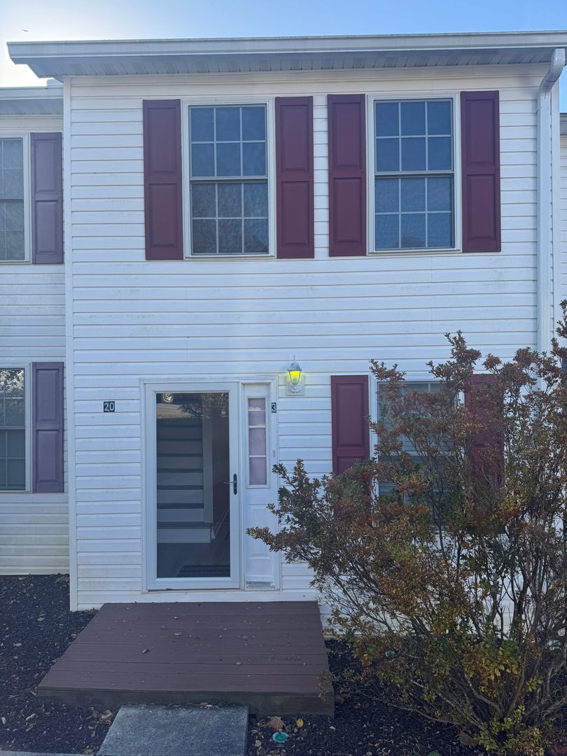 Brsitol Townhome: 20 Tulip Grove Circle