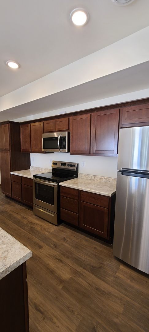 Wales Apartment: 426 N. Oak Crest Drive