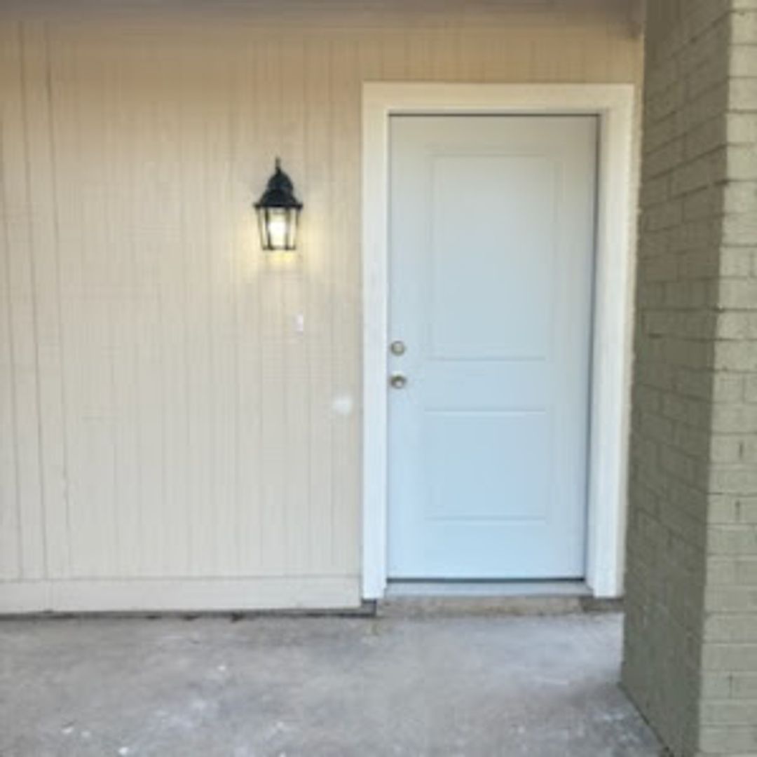 Seguin House: 428  Vaughan