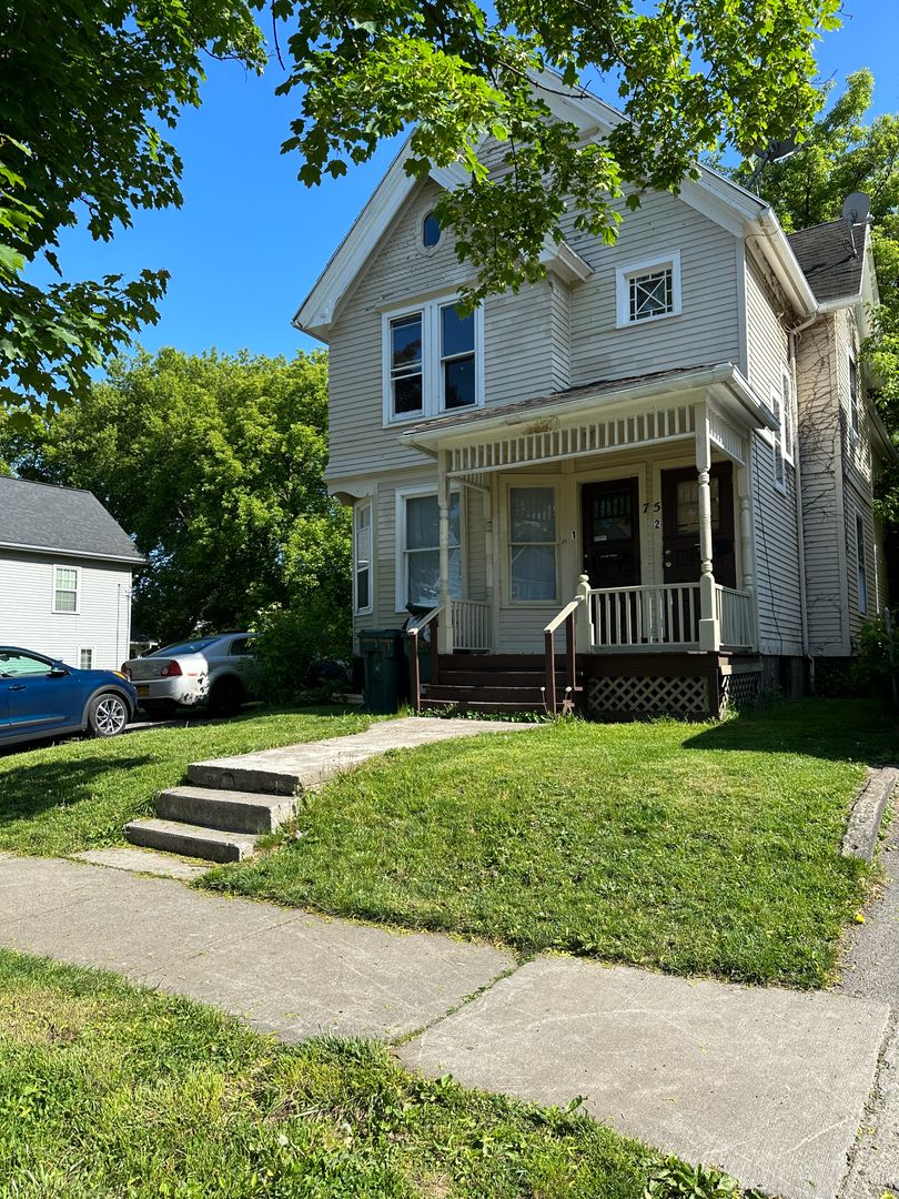 Rochester Apartment: 75 Locust St