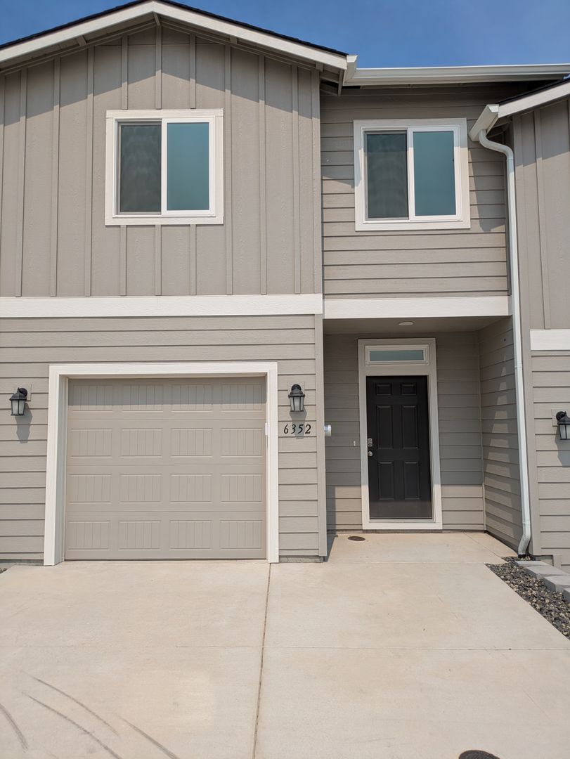 Kennewick Townhome: 6352 W 36th Pl