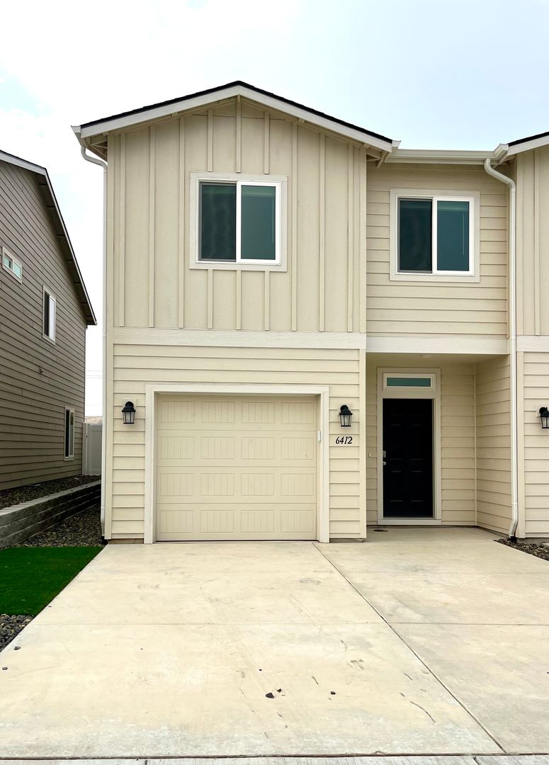 Kennewick Townhome: 6412 W 36th Pl