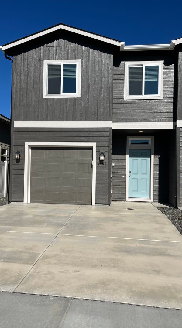 Kennewick Townhome: 6604 W 36th PL