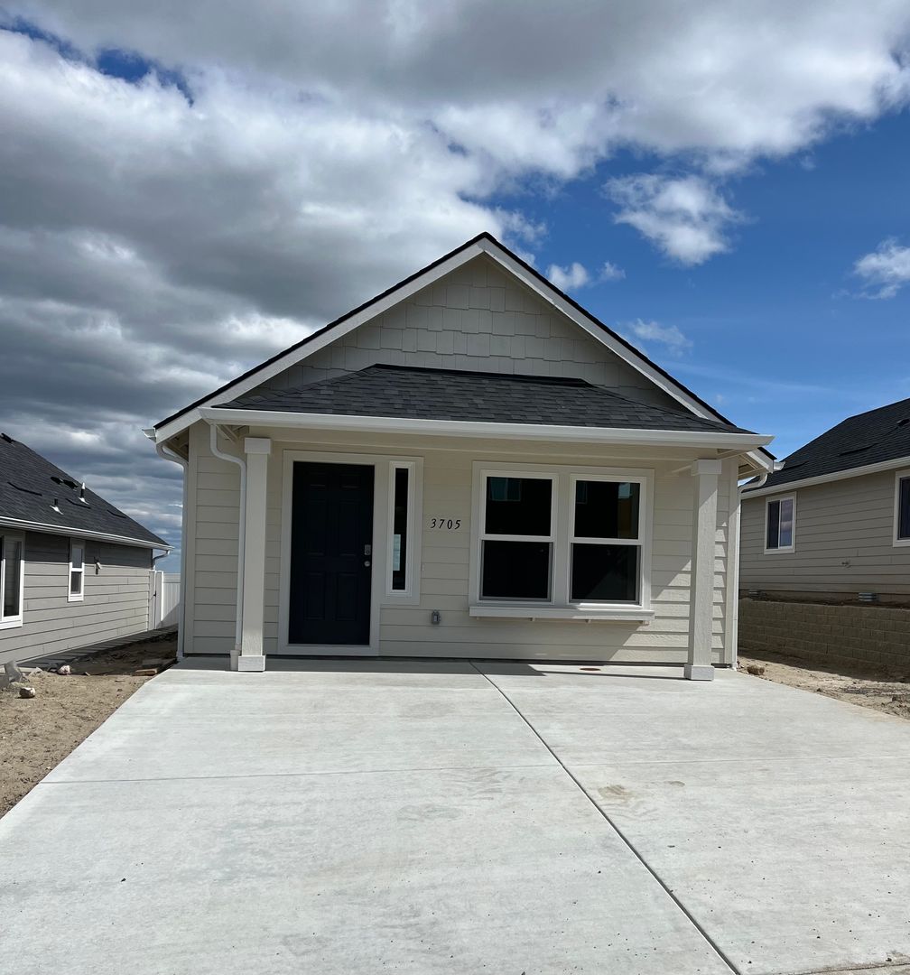 Kennewick House: 3705 S Roosevelt St.