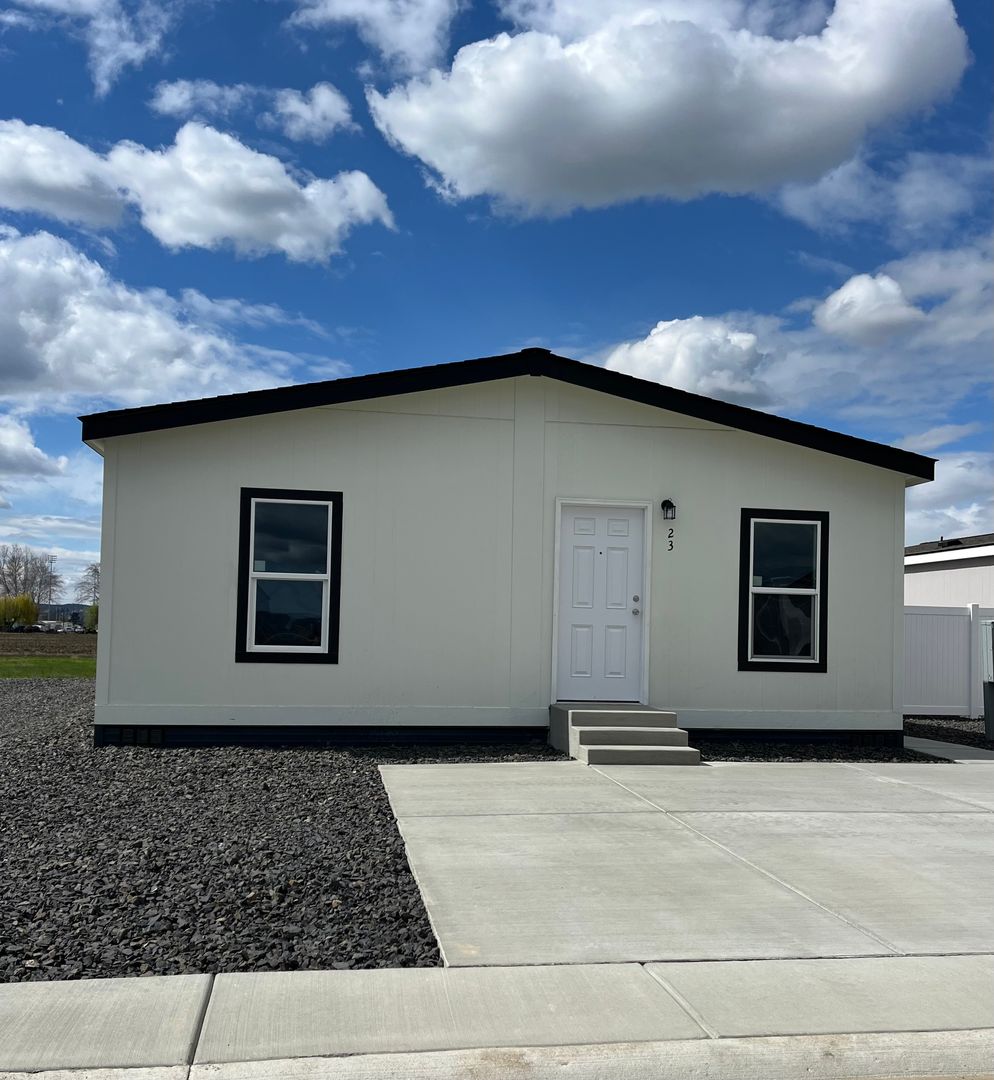 Sunnyside House: 2681 E Edison Ave, Unit 25