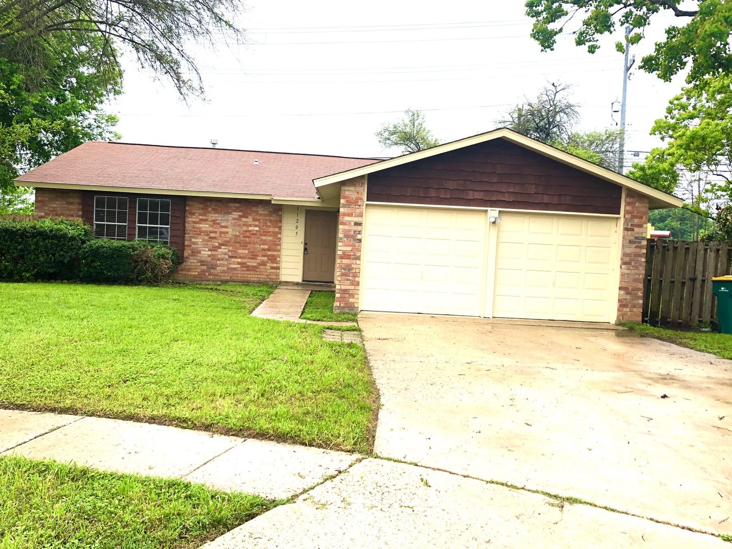 Live Oak House: 11205 Champion Oak