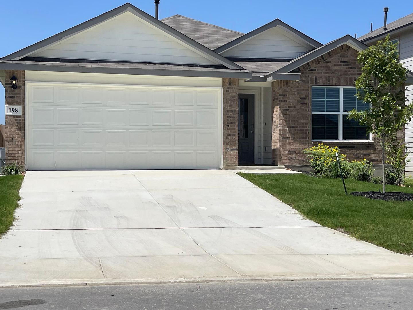 San Antonio House: 198 Sparrowhawk