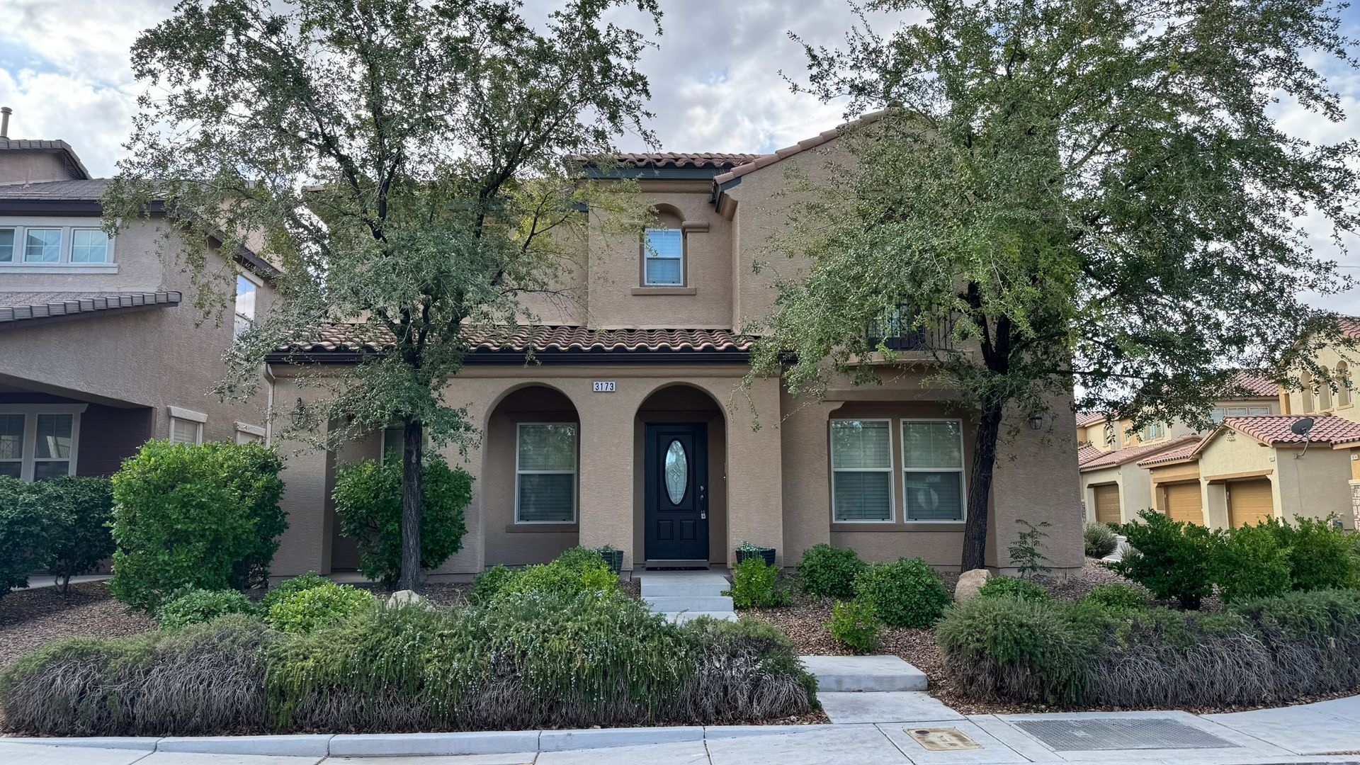 Henderson House: 3173 Color Pallet ave