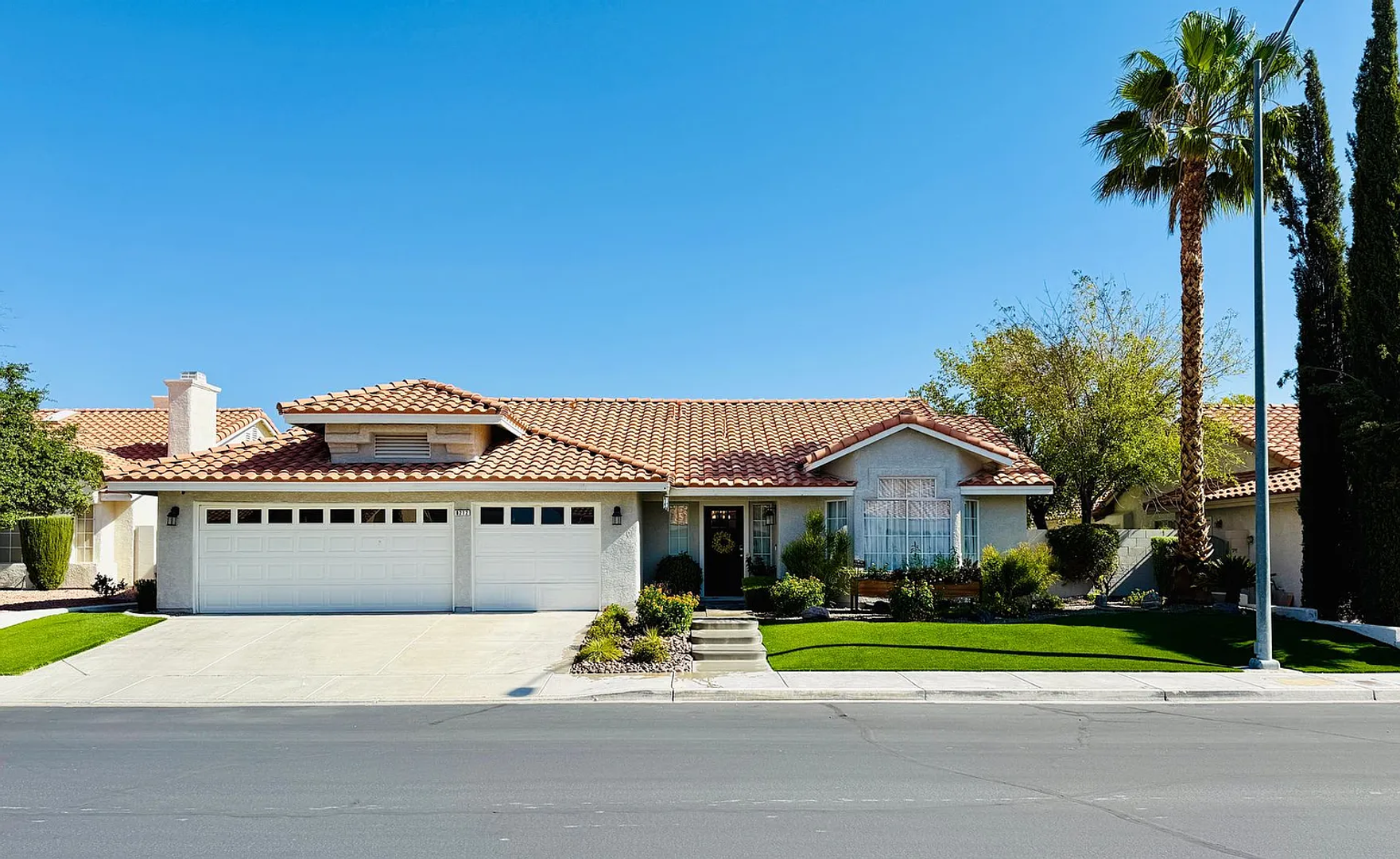 Las Vegas House: 8512 Arch Bay Ln