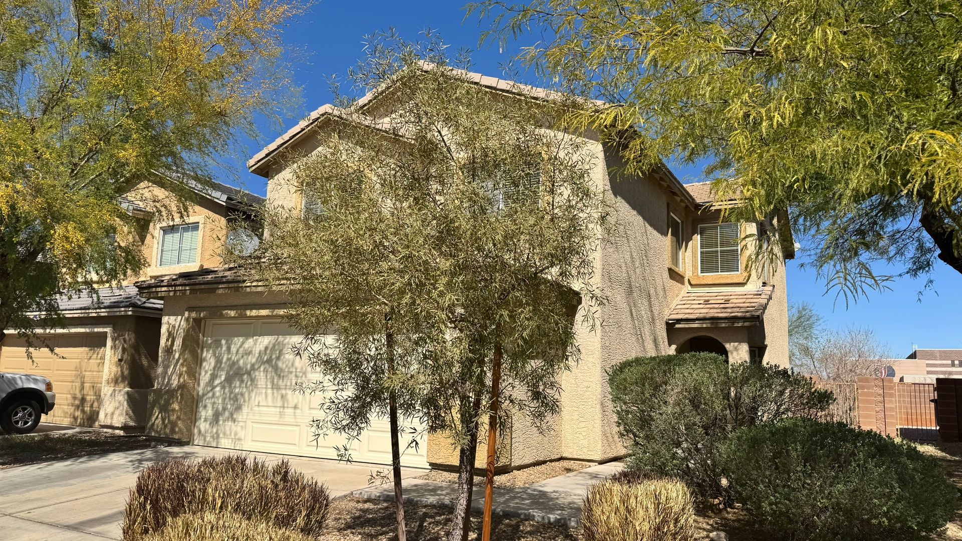 Henderson House: 3752 Autumn King