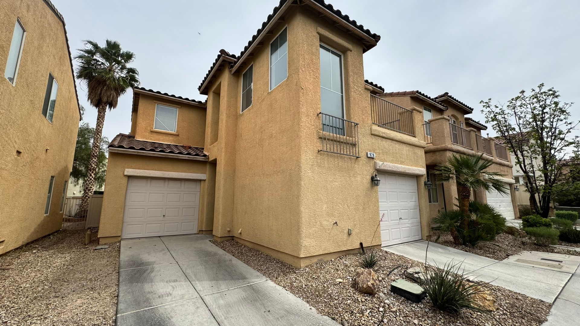 Henderson House: 926 Shining Rose Pl