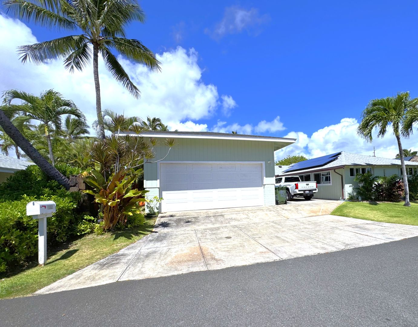 Kailua House: 452 Dune Circle