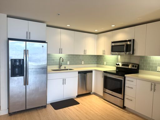 Symphony Honolulu - 2 Bedroom 2 Bathroom 1 Parking – photo 1
