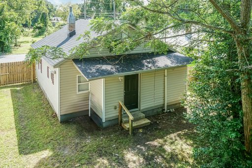 2 Bed 1 Bath Rental at 1304 W 4th St, Greenville, NC – photo 1