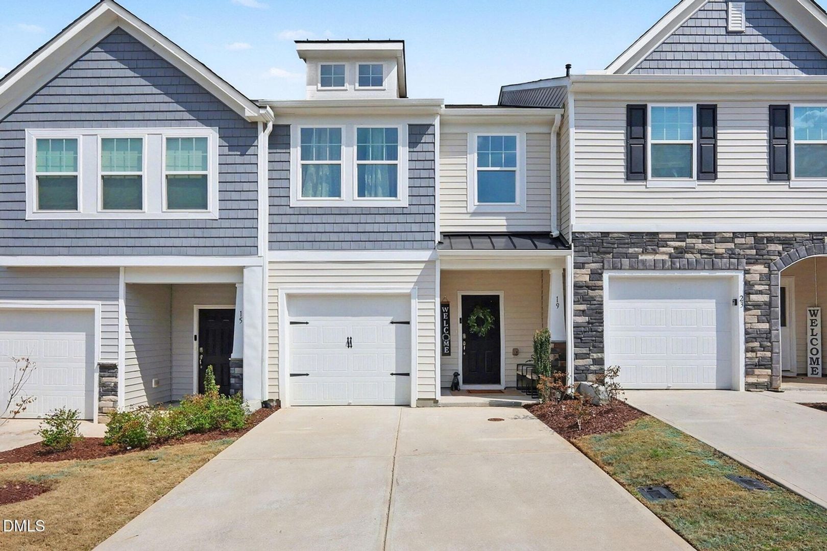 Clayton House: 19 Clear Bead Ct