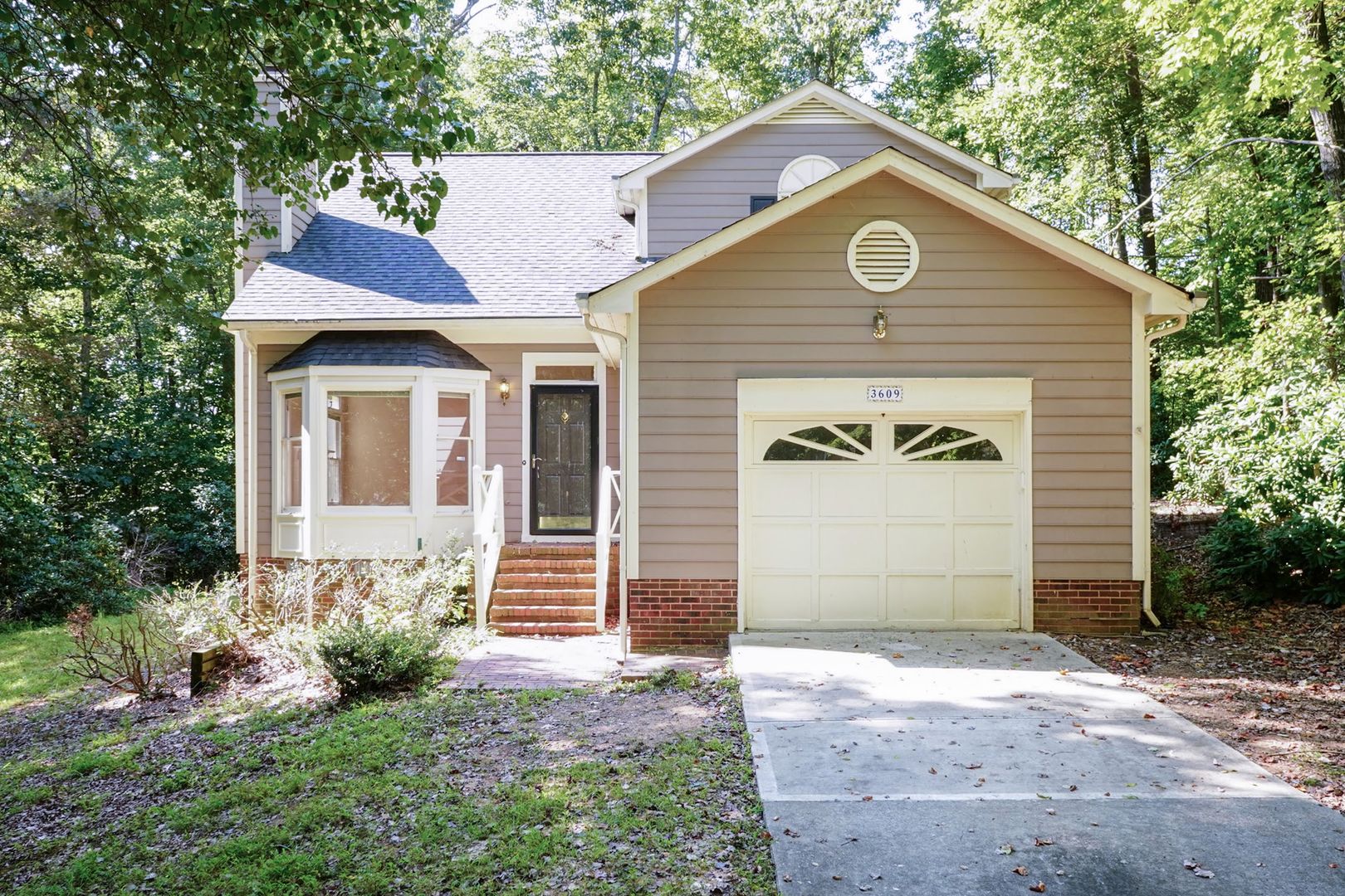 Greensboro House: 3609 Riverwood Ct