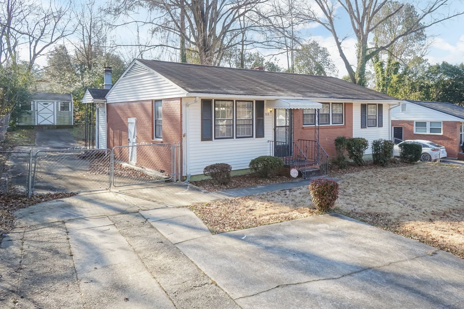 Raleigh House: 712 Bunche Dr