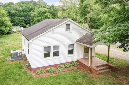 Cute and Tranquil 2 bed/1bath near Elon