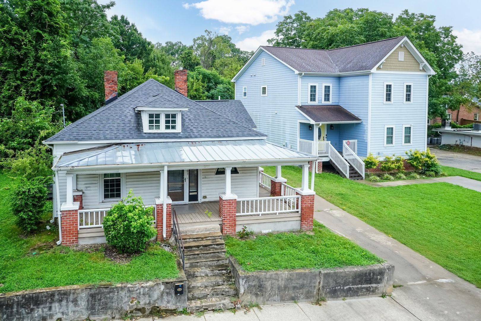 Durham House: 1303 S Roxboro St