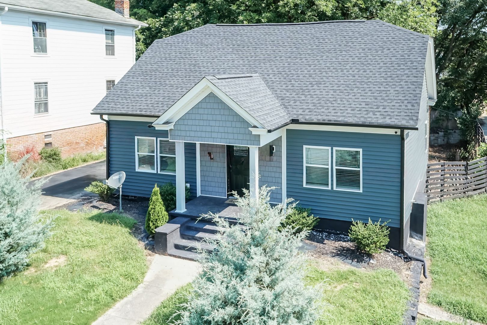 Durham House: 511 Dunbar St