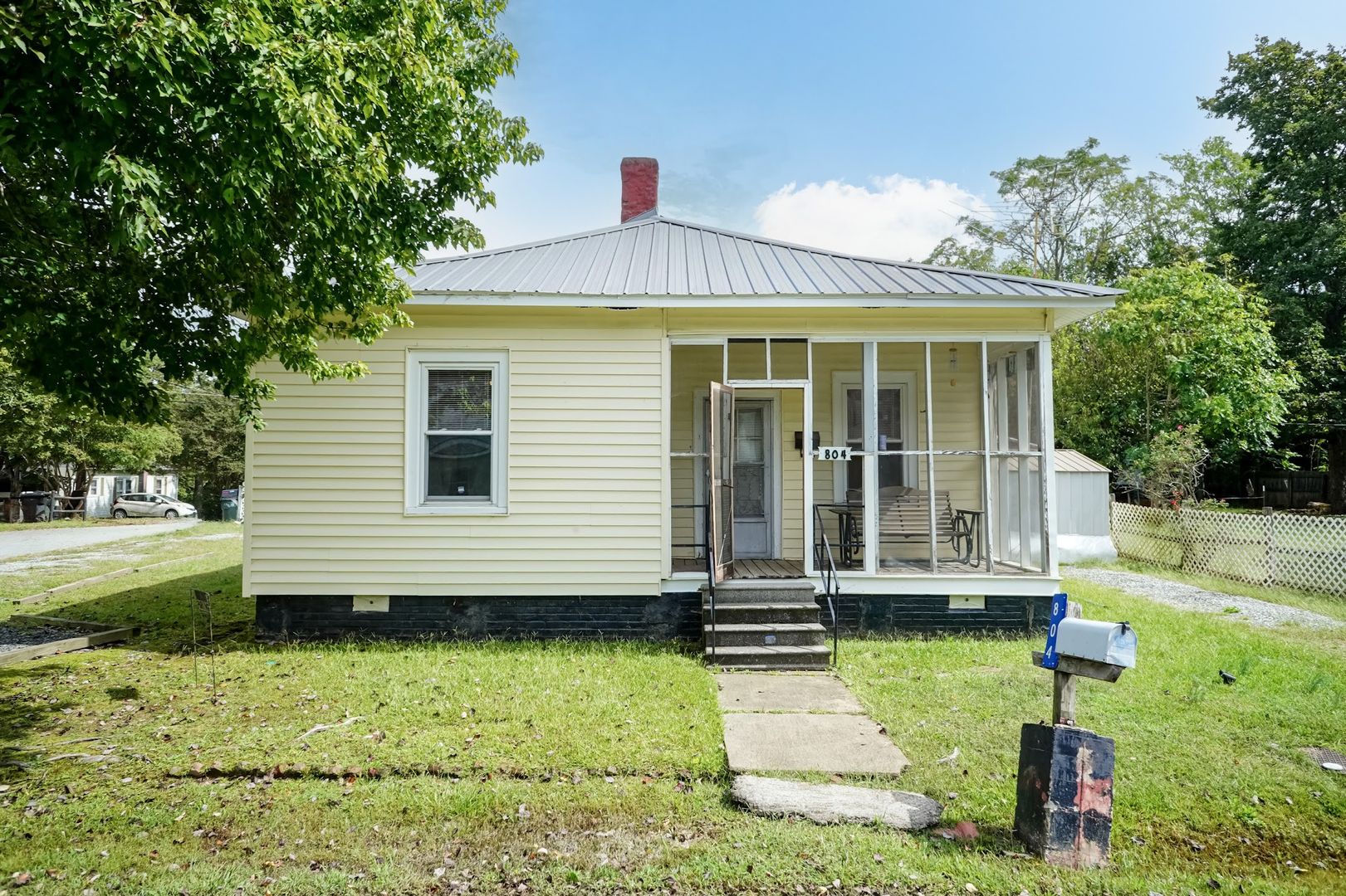 Burlington House: 804 Delaware Ave