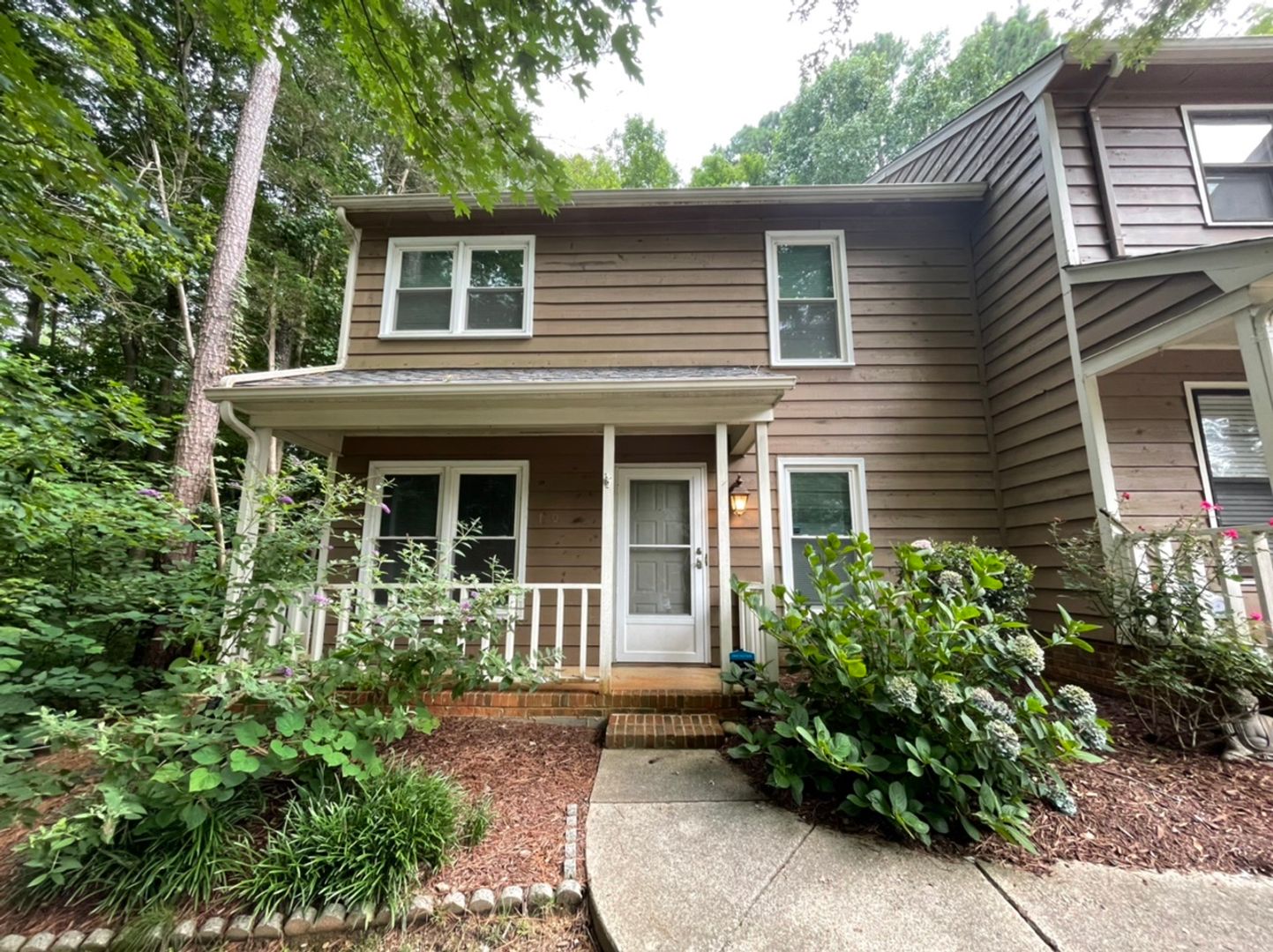 Cary House: 120 Inverness Ct