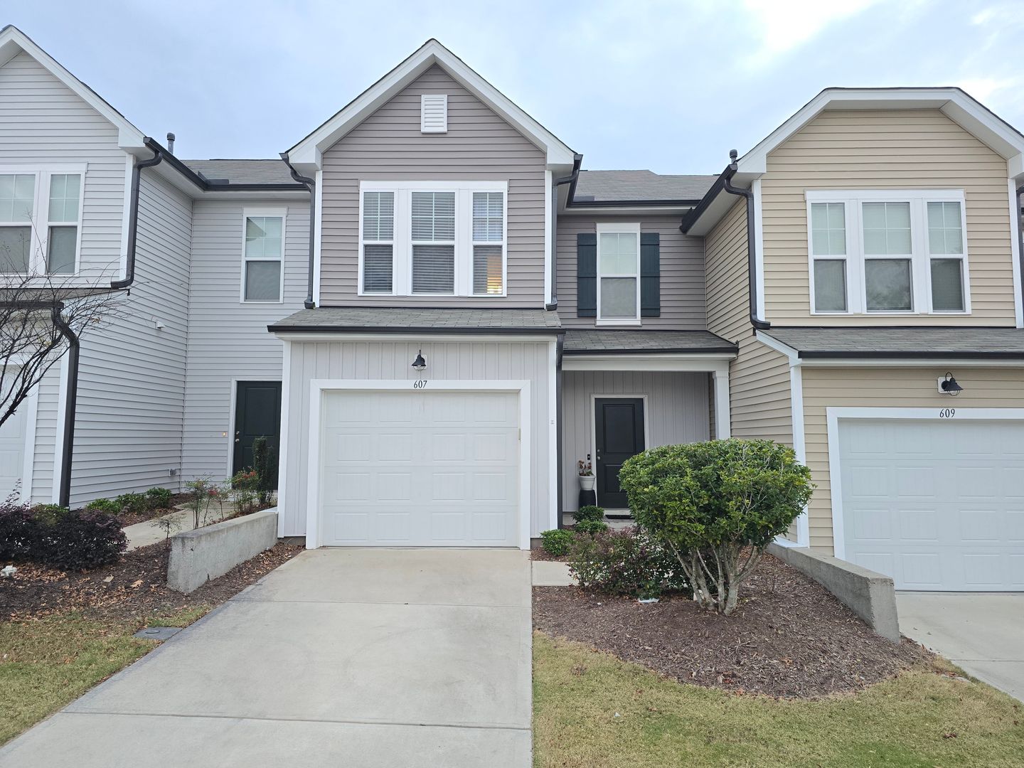 Durham House: 607 Bucknell Way