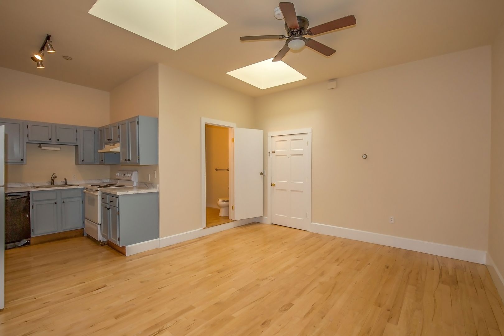 Lee Apartment: 54-58 Main St