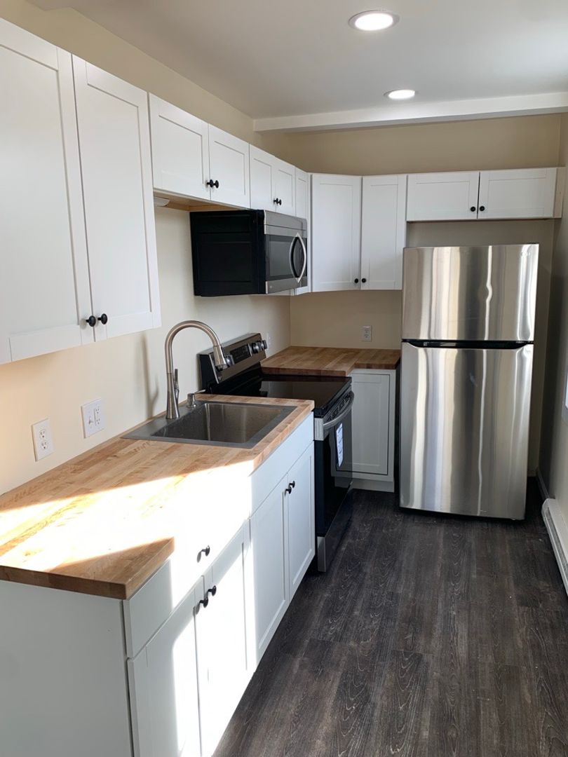 West Stockbridge Apartment: 35 Main St