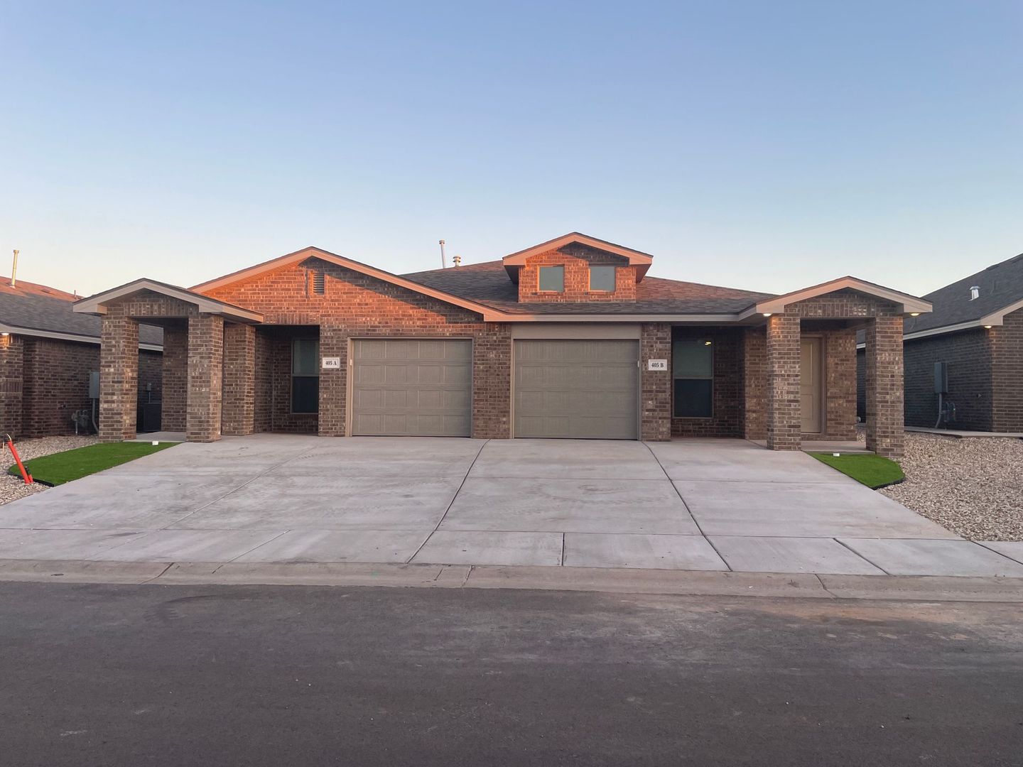 Wolfforth Apartment: 405 East 21st Street